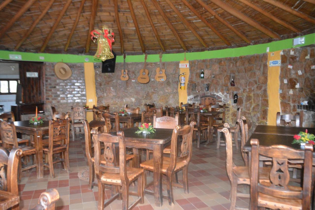 Hotel Cabanas San Cayetano Paipa Exterior photo
