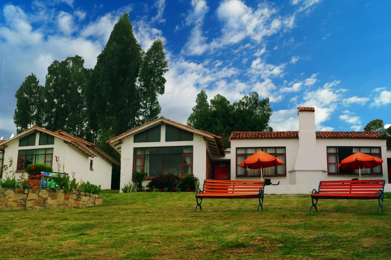 Hotel Cabanas San Cayetano Paipa Exterior photo